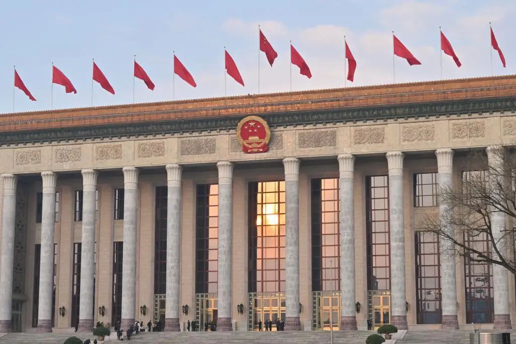 李強(qiáng)提到：新型儲(chǔ)能、“沙戈荒”、海上風(fēng)電